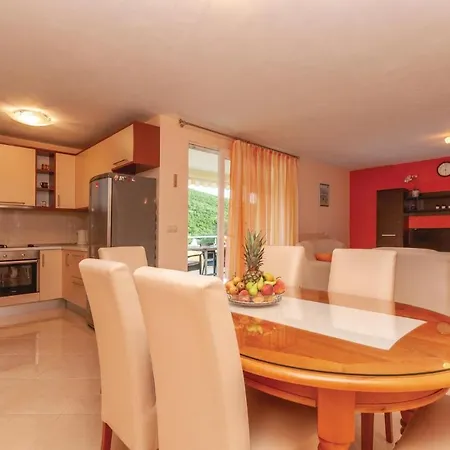 Amazing Home In Cvrljevo With 3 Bedrooms, Wifi And Heated Swimming Pool Hébergement de vacances Cvrljevo