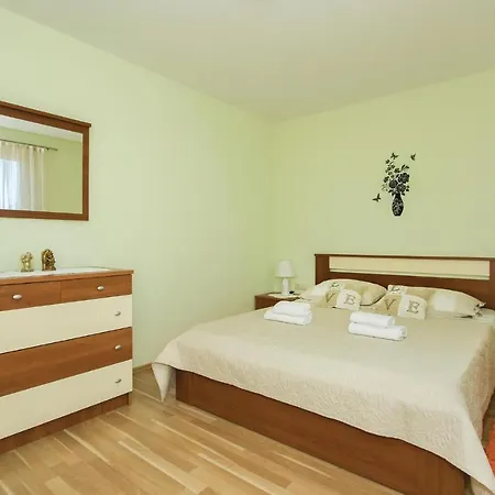 Amazing Home In Cvrljevo With 3 Bedrooms, Wifi And Heated Swimming Pool Cvrljevo